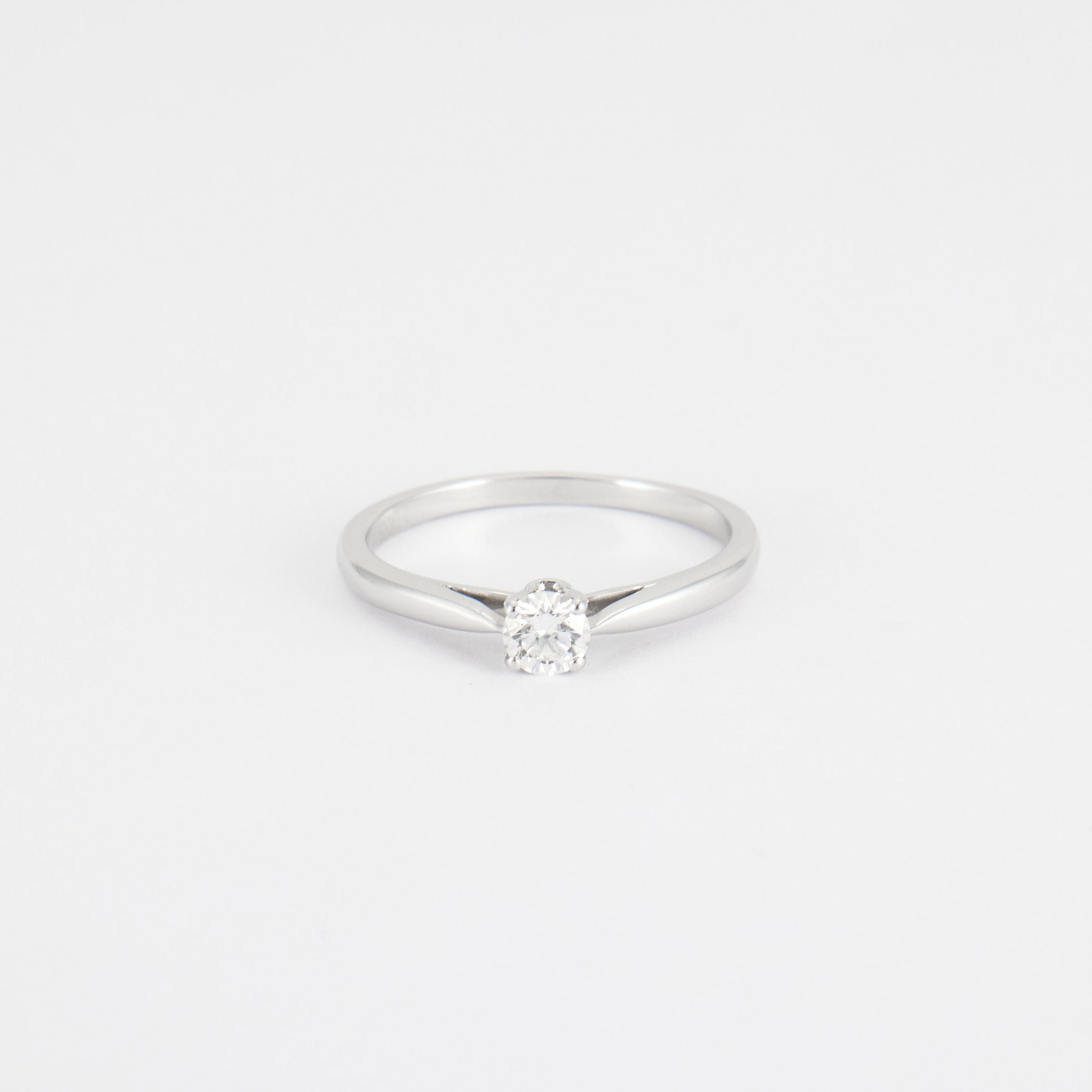 Solitaire diamant 0,20 carats en or blanc.