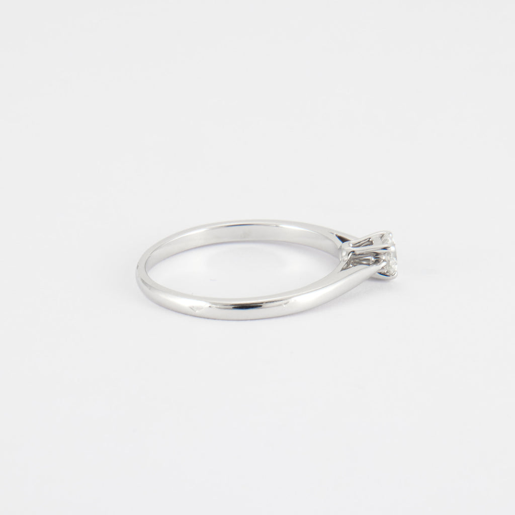 Solitaire diamant 0,20 carats en or blanc.
