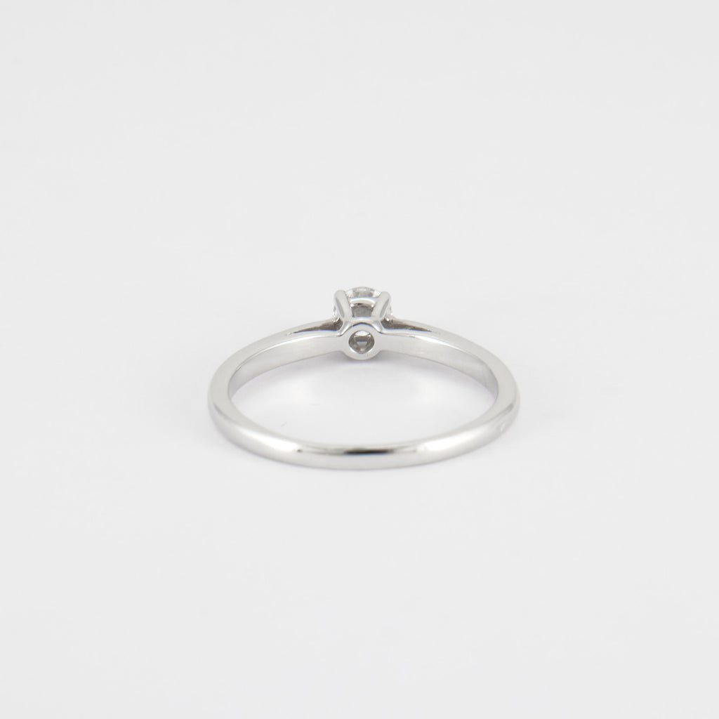 Solitaire diamant 0,20 carats en or blanc.
