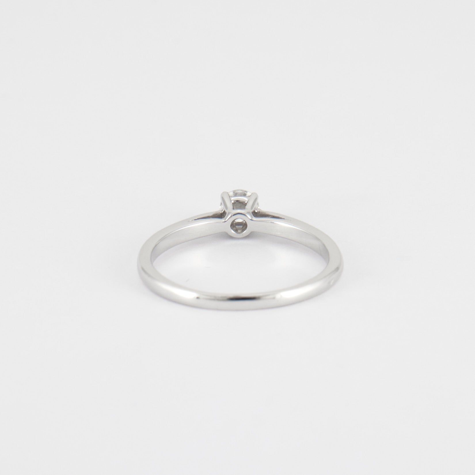 Solitaire diamant 0,20 carats en or blanc.