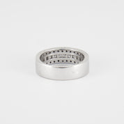 Bague demie alliance diamants princesses en or blanc.