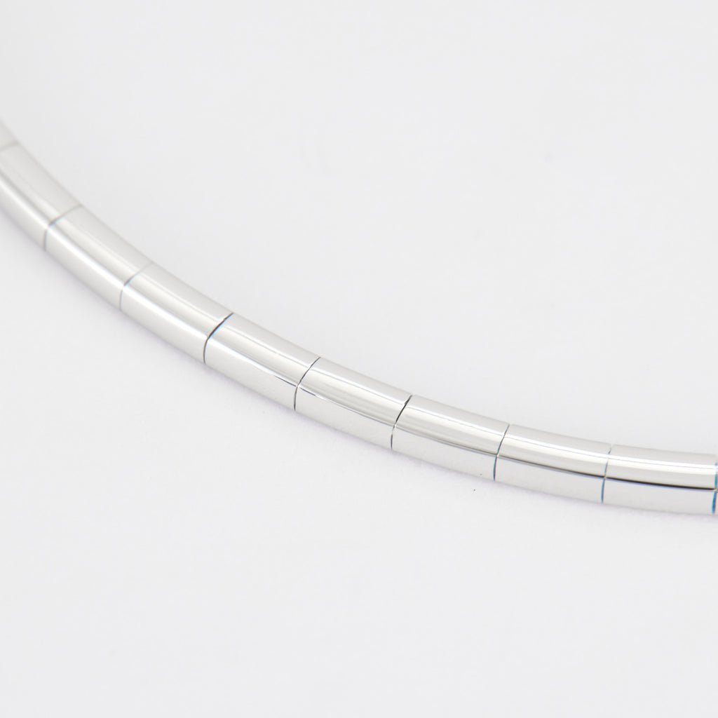 Bracelet jonc en or blanc et diamants poires