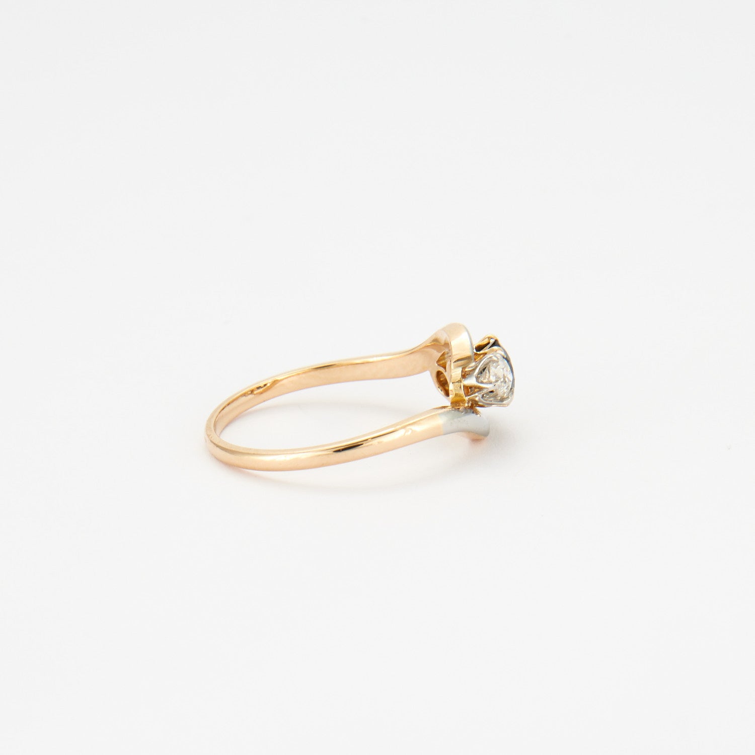 Bague trilogie saphir et diamants.