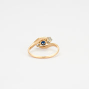 Bague trilogie saphir et diamants.