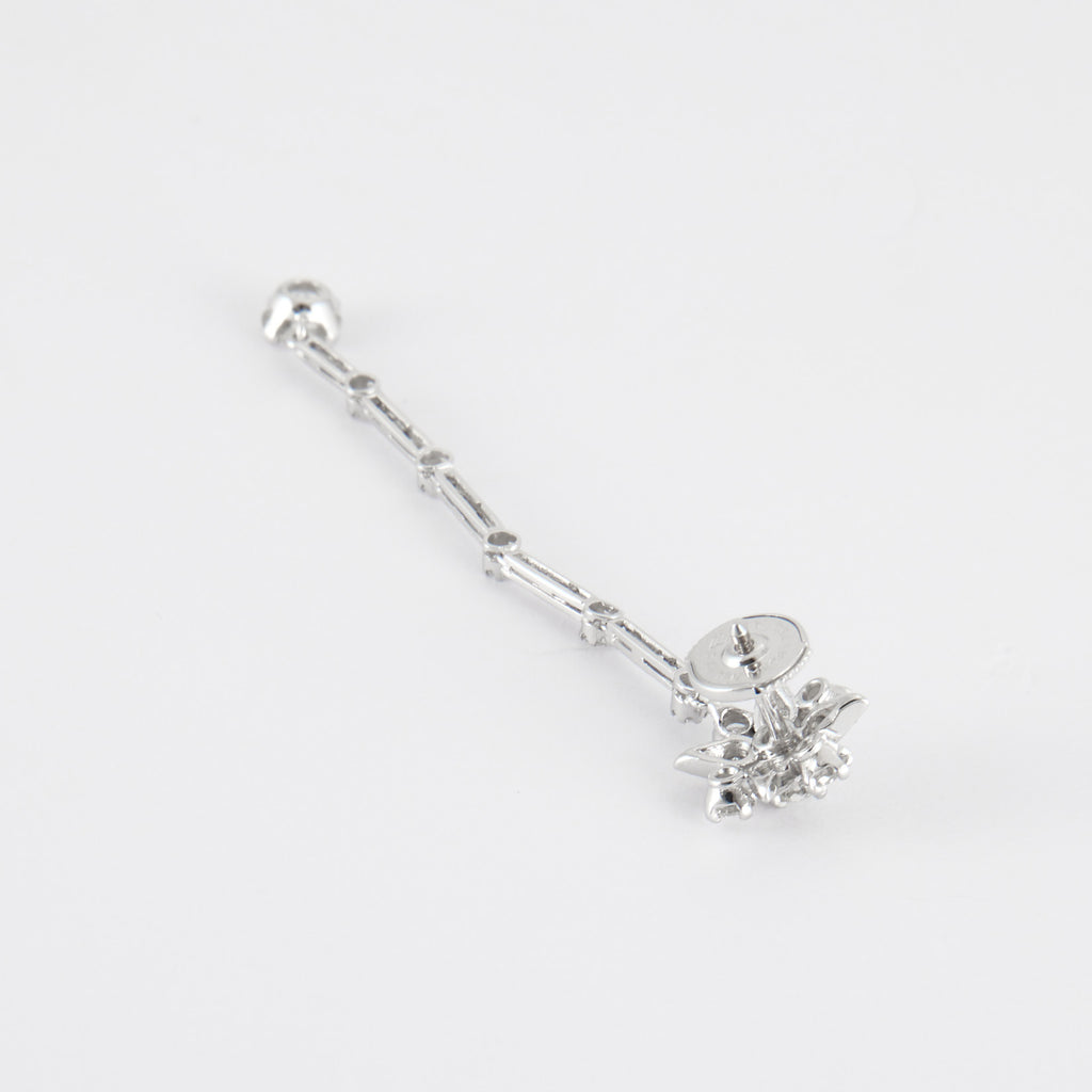Boucles d'oreilles pendantes, or blanc et diamants
