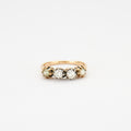Bague en or jaune, diamants et perles.