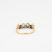 Bague en or jaune, diamants et perles.