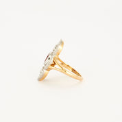 Bague style "Art Deco" en or jaune, platine, diamants et centre rubis