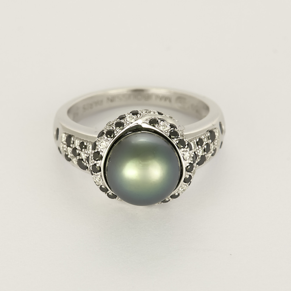 Bague Mauboussin "Caviar Mon Amour" en or blanc, diamants et perle de Tahiti