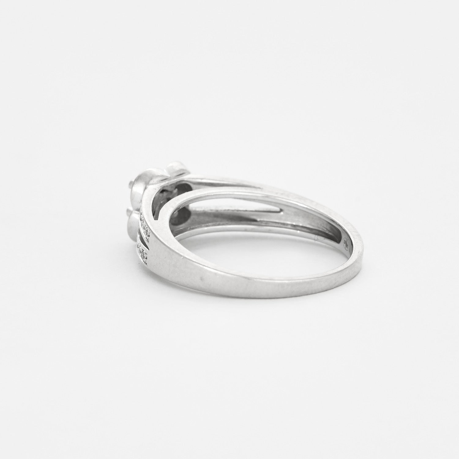 Solitaire Mauboussin "Chance of love No1" en or blanc et diamants