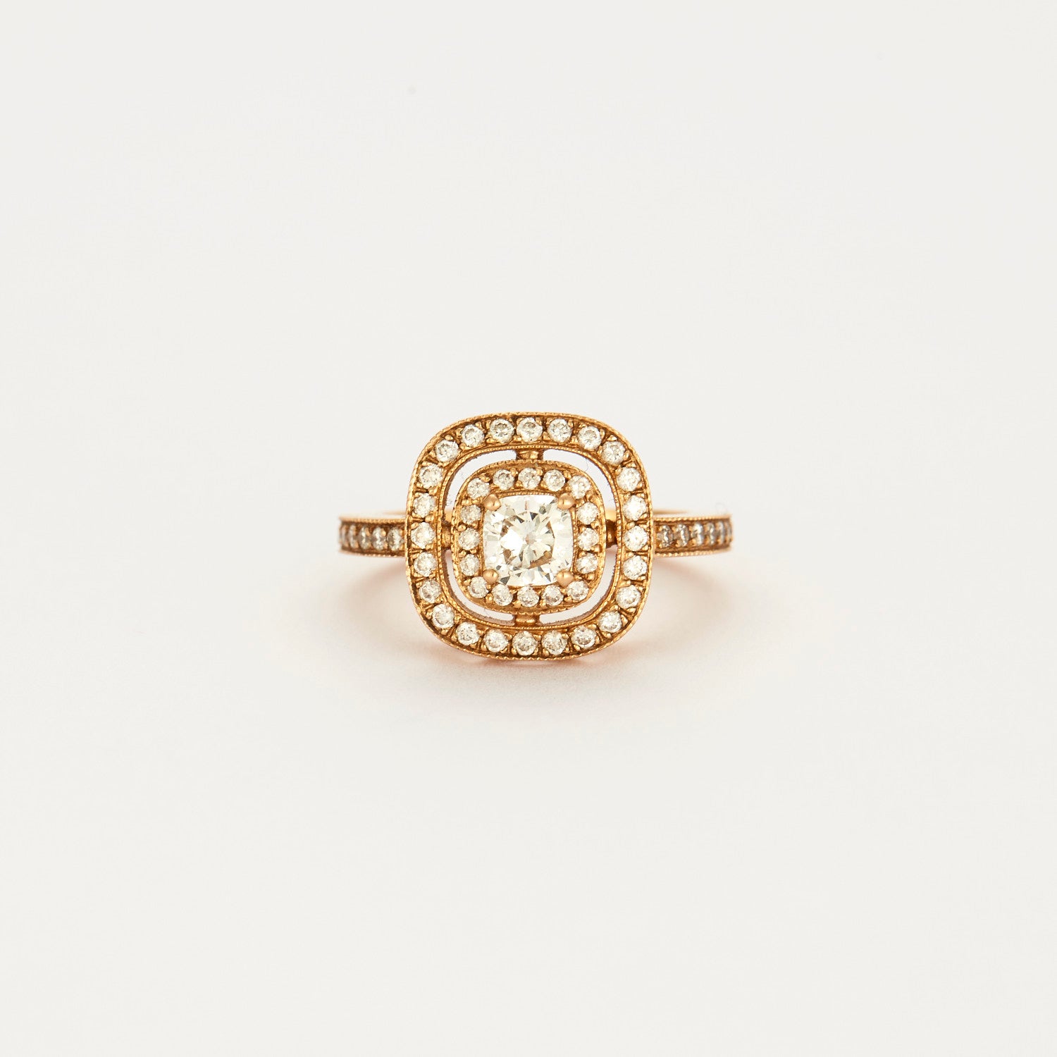 Bague "Mylène" PM en rose et diamant coussin.