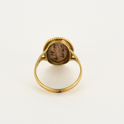 Bague ancienne avec émail de limoges en or jaune.
