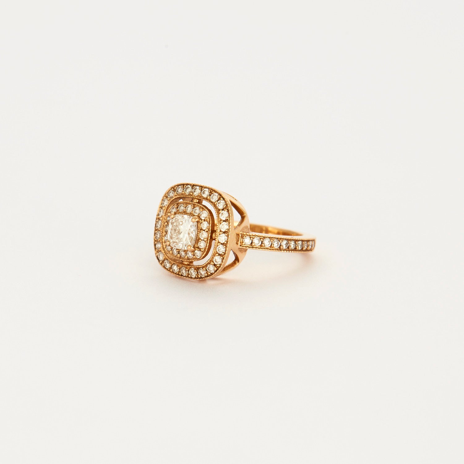 Bague "Mylène" PM en rose et diamant coussin.