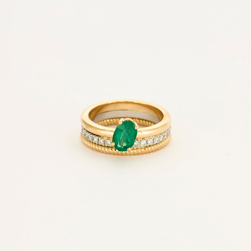Bague multi-anneaux 3 rangs émeraude.