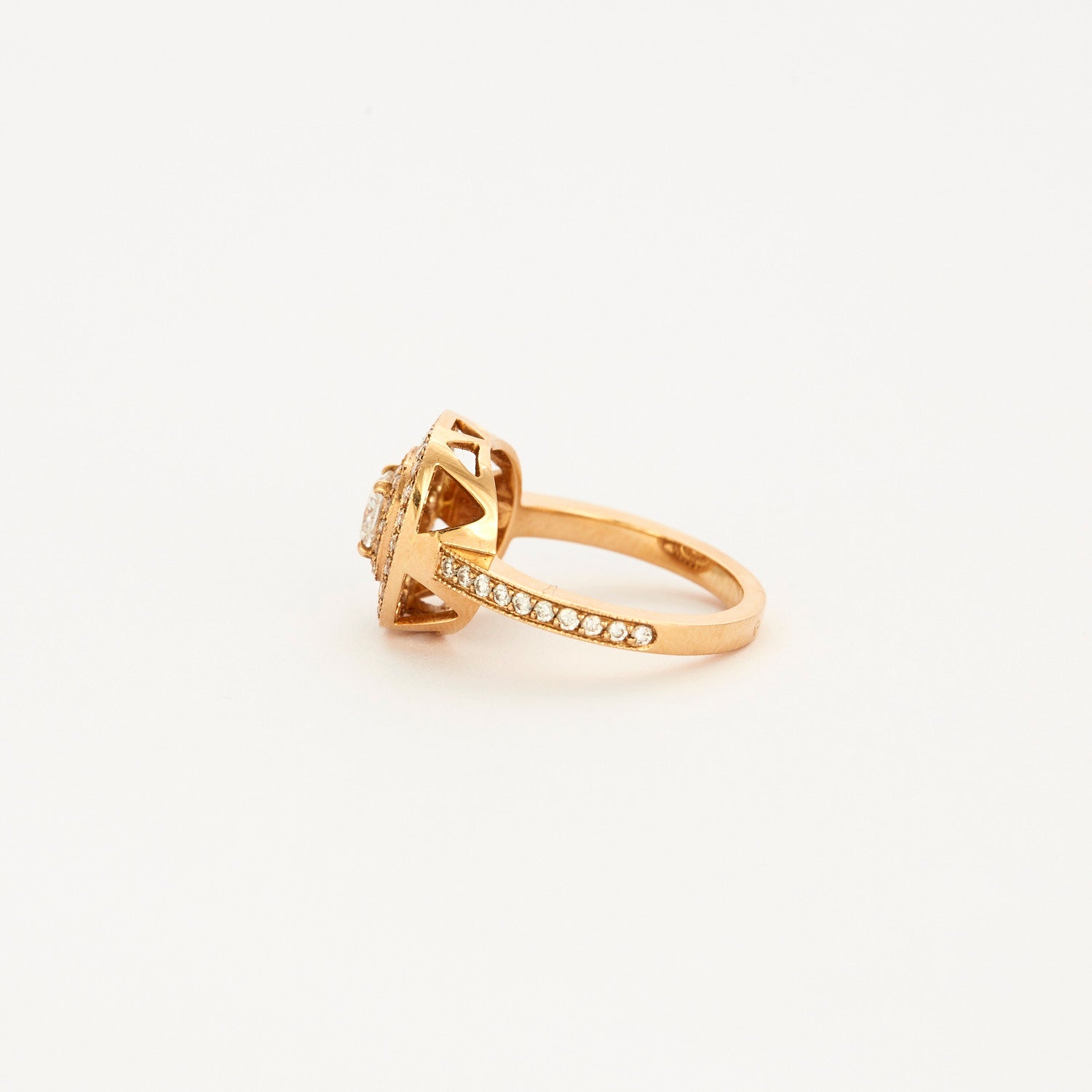 Bague "Mylène" PM en rose et diamant coussin.