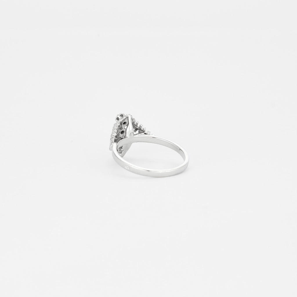 Bague en or blanc sertie de 3 diamants