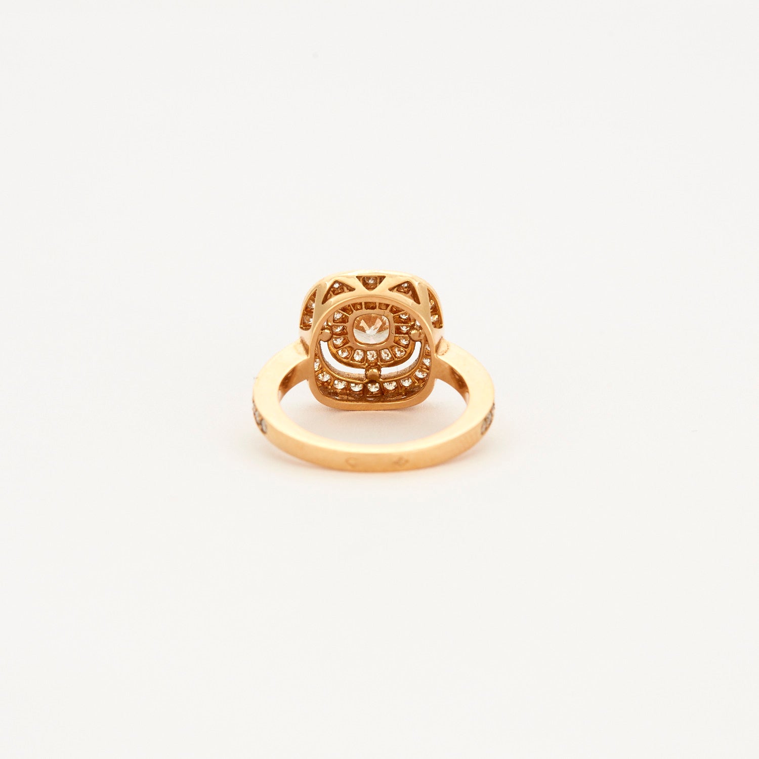 Bague "Mylène" PM en rose et diamant coussin.