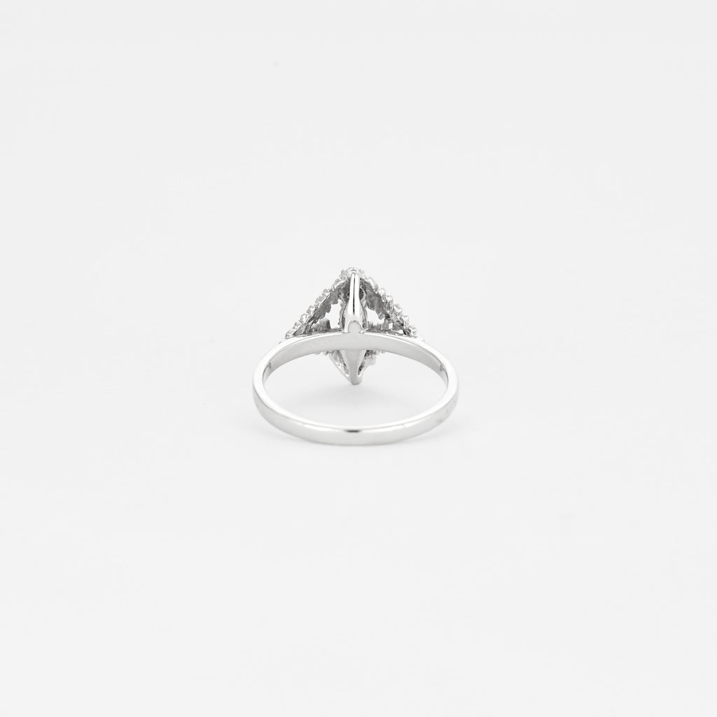 Bague en or blanc sertie de 3 diamants