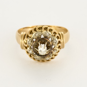 Bague ancienne en or jaune et diamants.