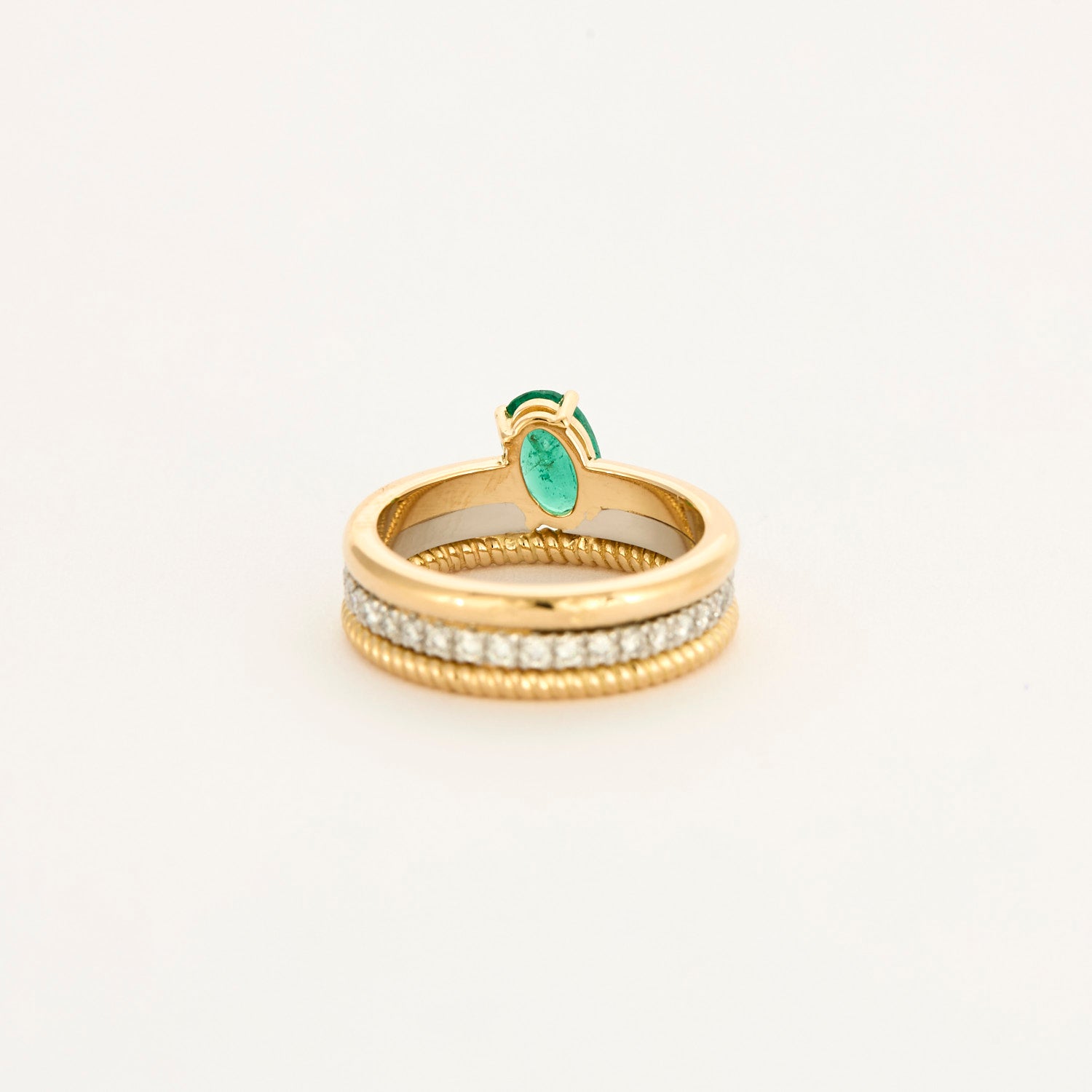 Bague multi-anneaux 3 rangs émeraude.