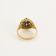 Bague ancienne en or jaune et diamants.