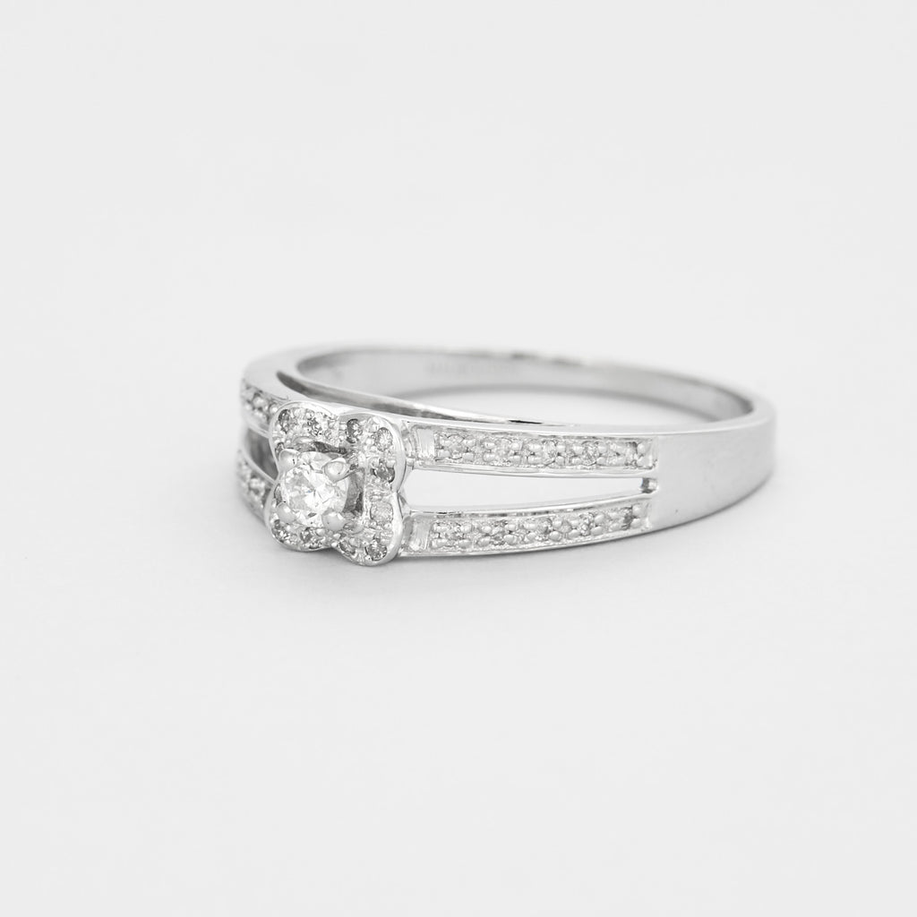 Solitaire Mauboussin "Chance of love No1" en or blanc et diamants