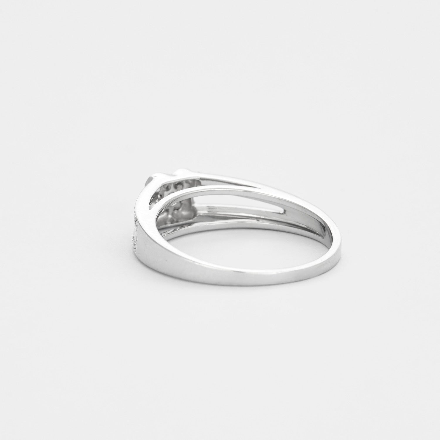 Solitaire Mauboussin "Chance of love No1" en or blanc et diamants