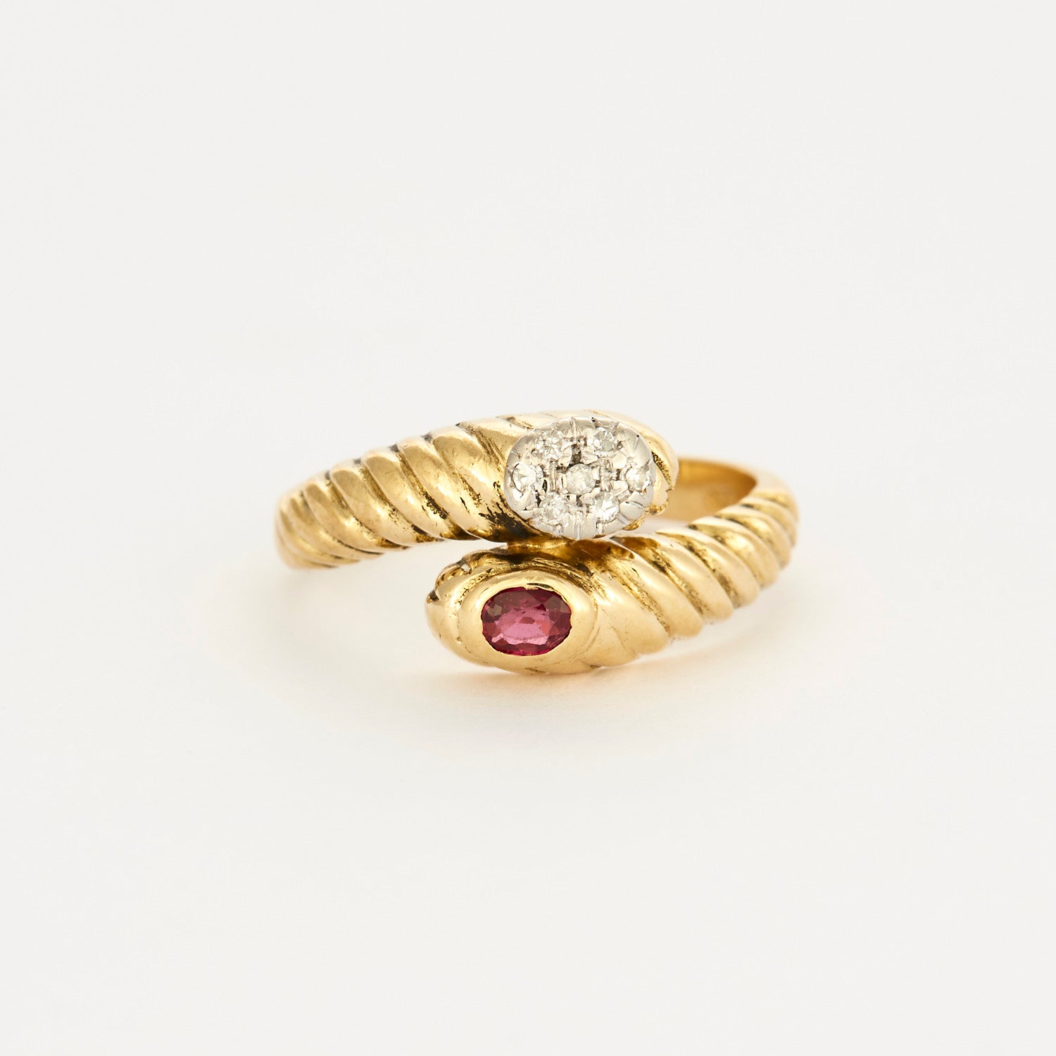 Bague Toi & Moi en or jaune, rubis et diamants