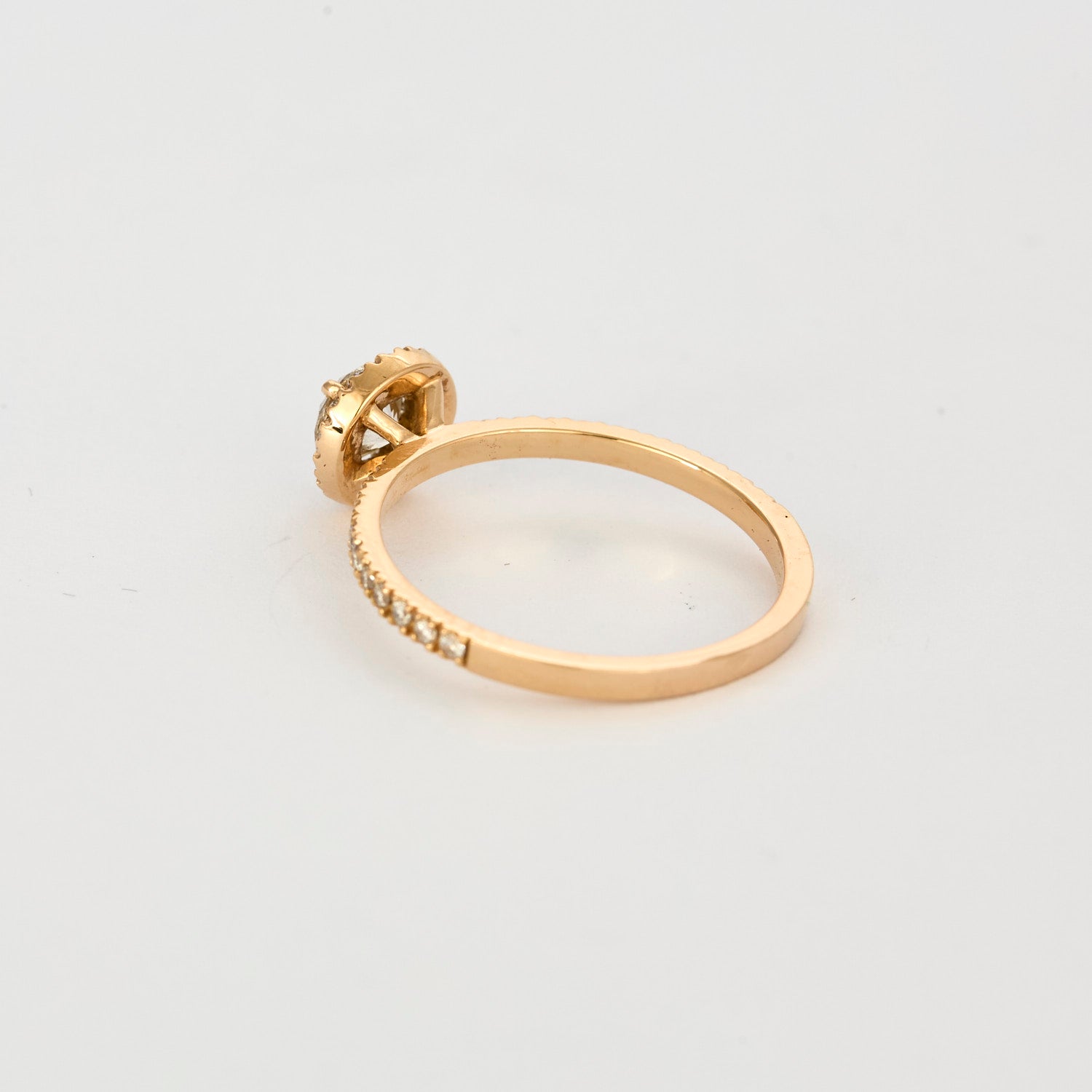 Solitaire "Gemmyo" en or rose centre diamant 0,50 carat.