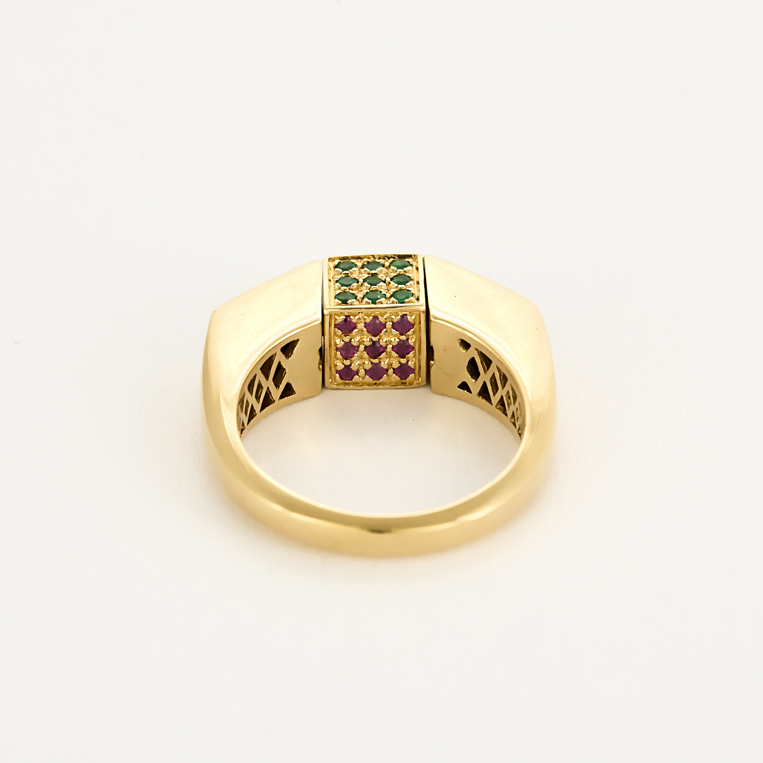 Bague en or jaune et centre pivotant serti de diamants, rubis, émeraudes et saphirs