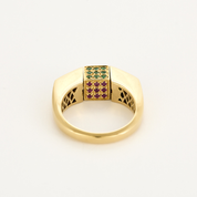 Bague en or jaune et centre pivotant serti de diamants, rubis, émeraudes et saphirs