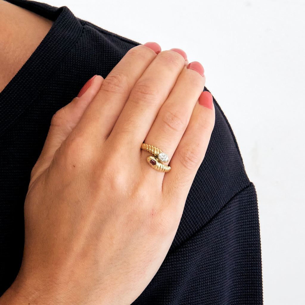 Bague Toi & Moi en or jaune, rubis et diamants
