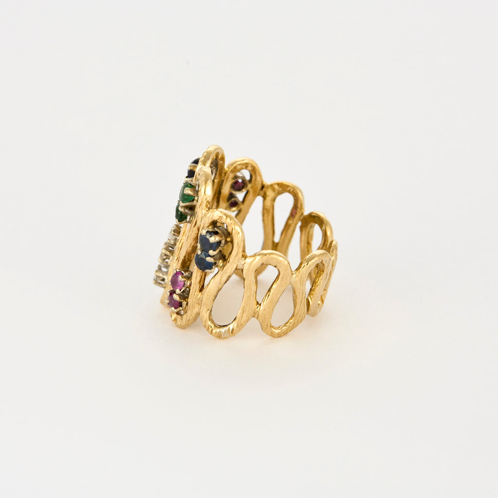Bague en or jaune ciselé, diamants, rubis, saphirs et émeraudes