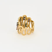 Bague en or jaune ciselé, diamants, rubis, saphirs et émeraudes