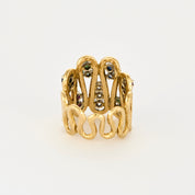 Bague en or jaune ciselé, diamants, rubis, saphirs et émeraudes