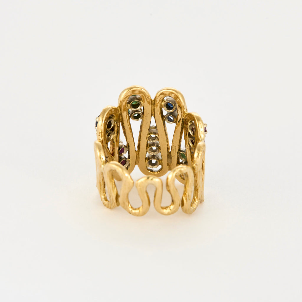 Bague en or jaune ciselé, diamants, rubis, saphirs et émeraudes