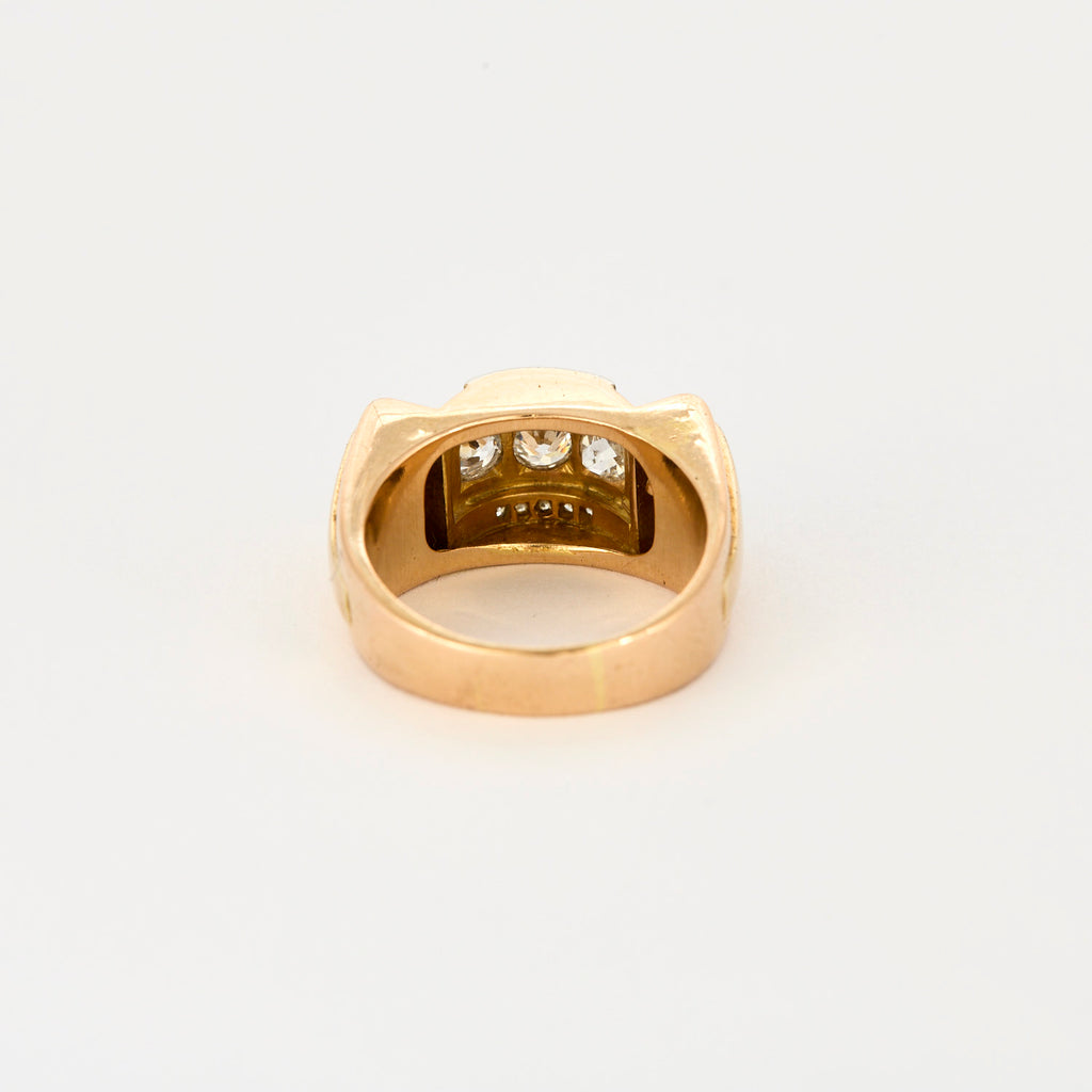Bague Tank en or jaune et diamants.