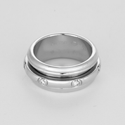 Bague "Possession" PIAGET or blanc et diamants.
