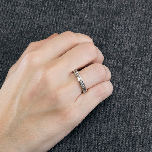 Alliance diamants princesses tour complet 3 carats en or blanc.