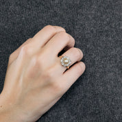 Bague marguerite en or jaune diamants et centre perle.