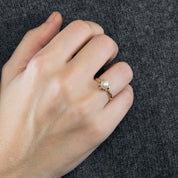 Solitaire en or rose et perle de 6,3mm.