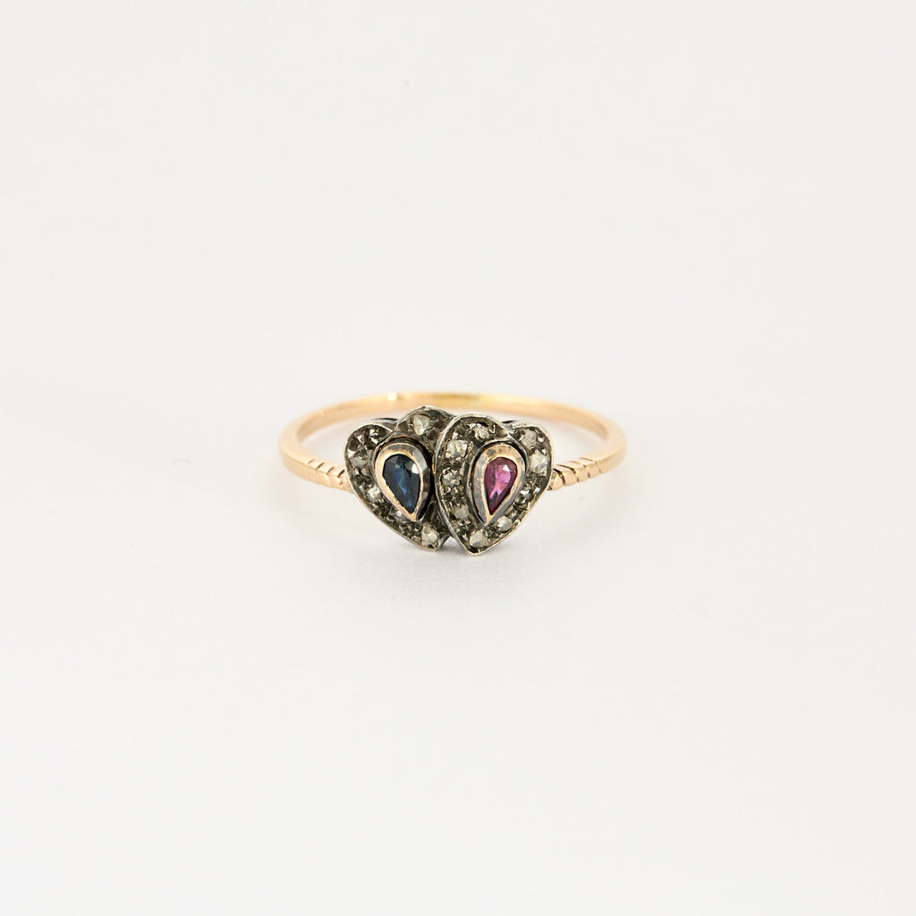 Bague vintage en or, diamants, rubis et saphir.
