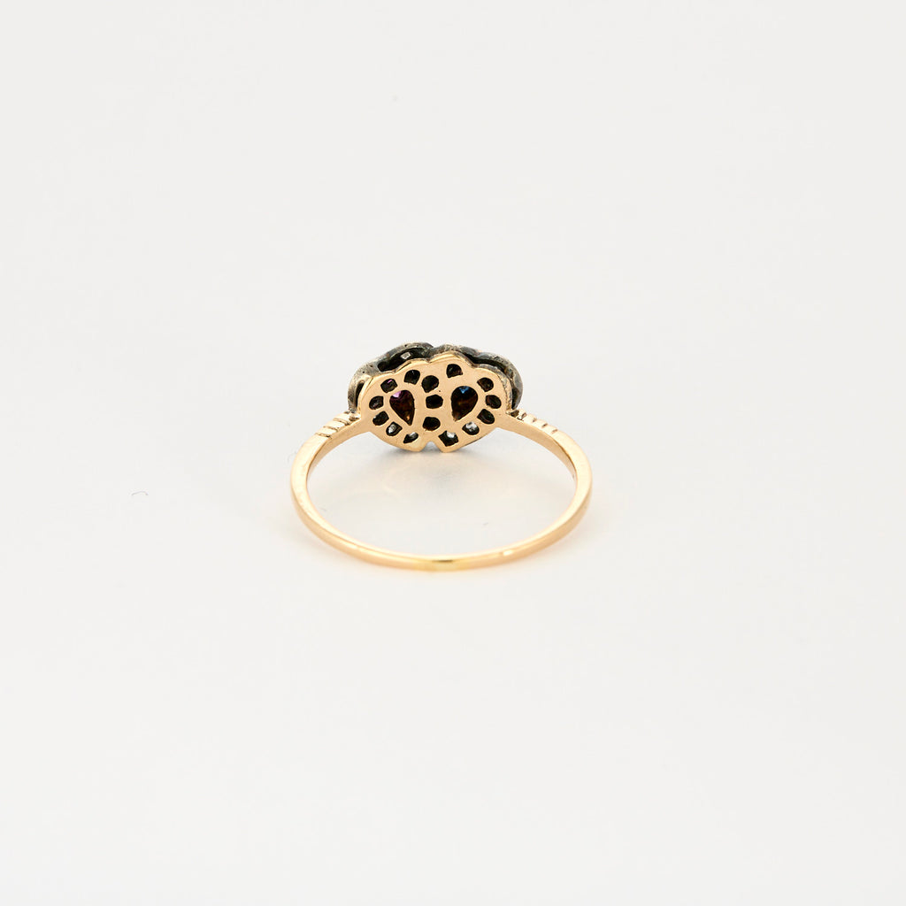 Bague vintage en or, diamants, rubis et saphir.