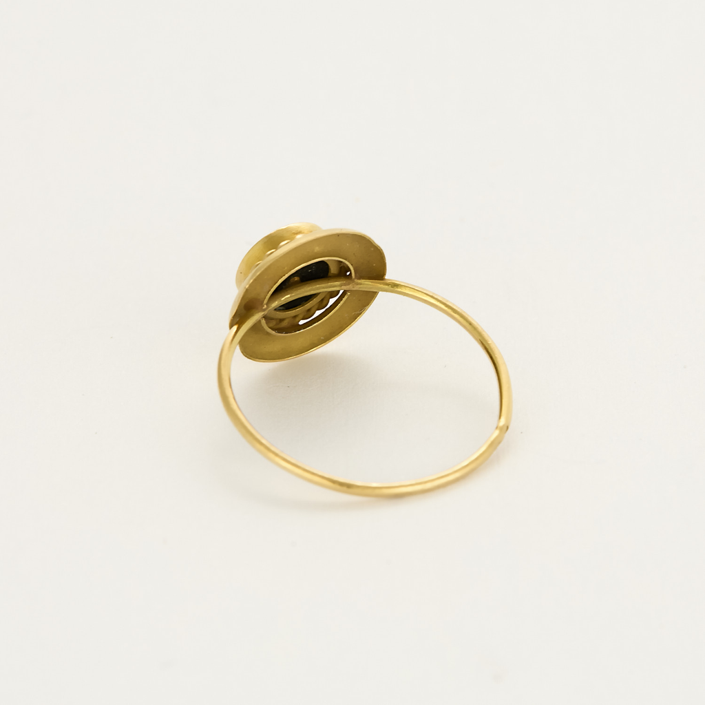 Bague vintage or jaune et Onyx