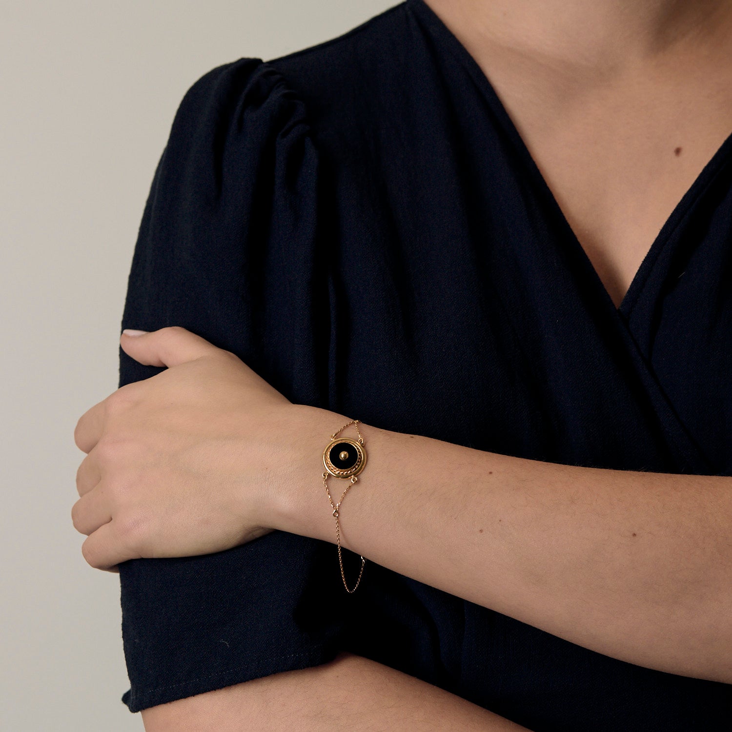 Bracelet vintage or jaune et onyx