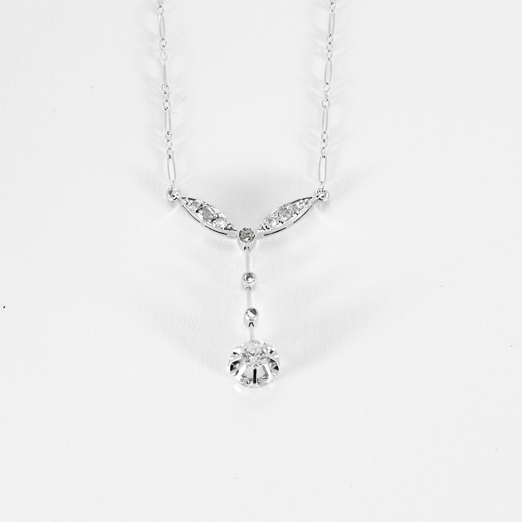 Collier ancien en or blanc et diamants