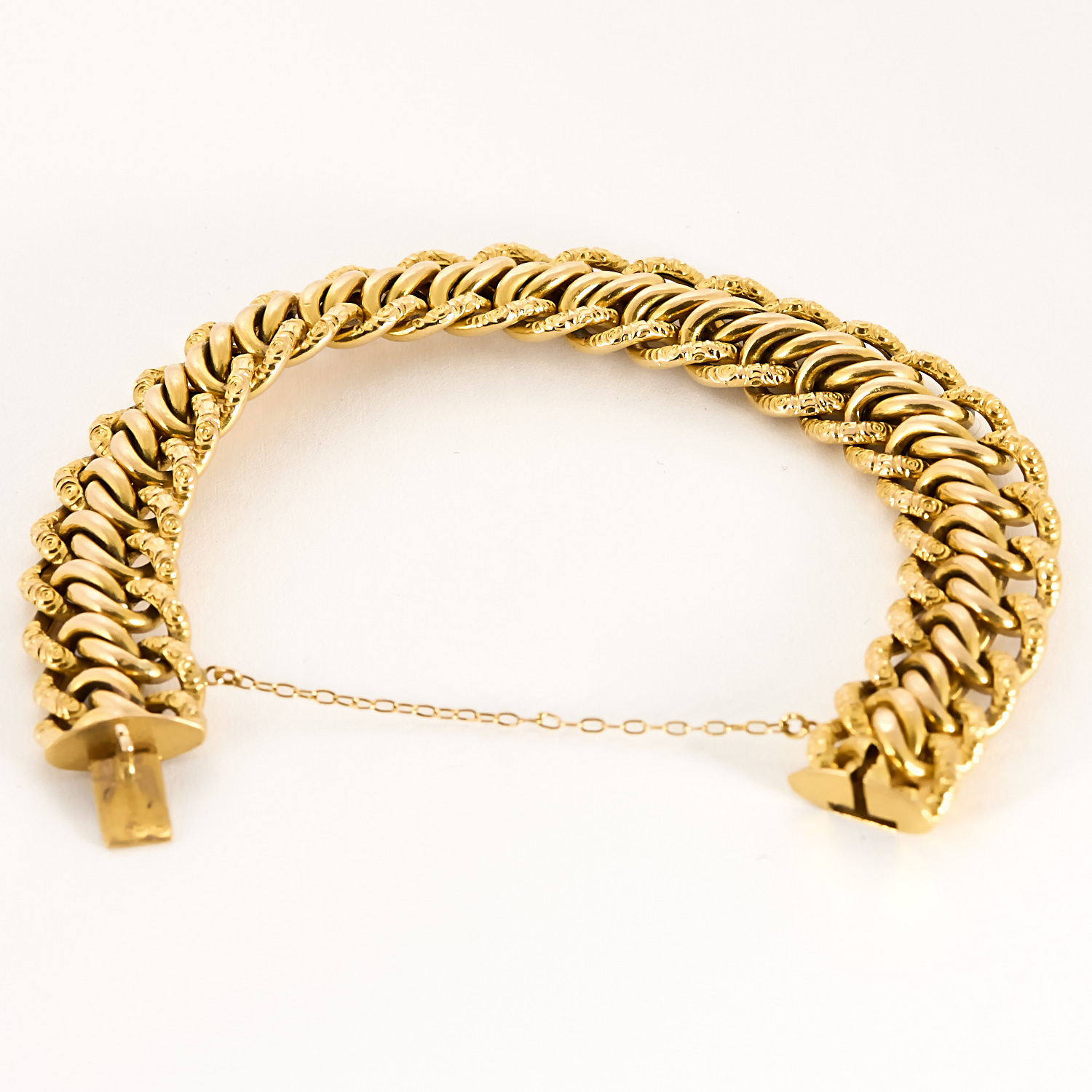 Bracelet ancien Maille américaine en or jaune.