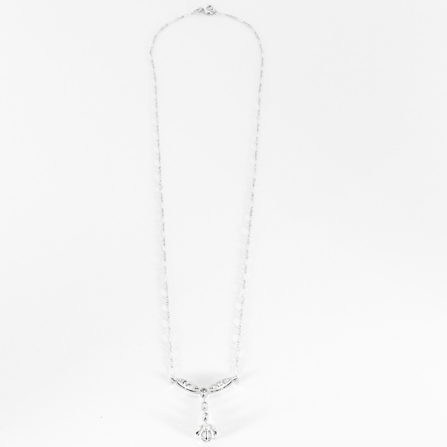 Collier ancien en or blanc et diamants