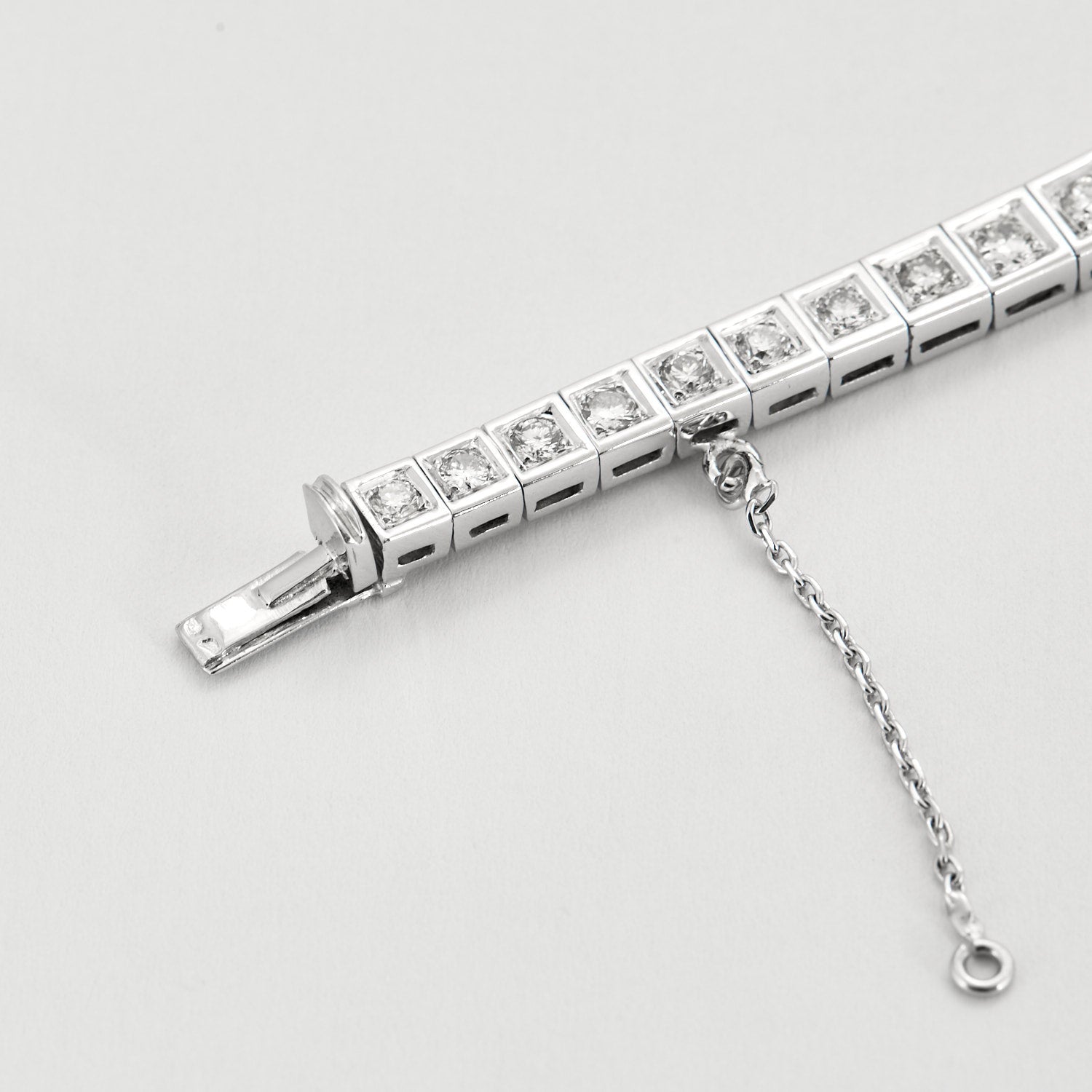 Bracelet ligne Art Déco en platine et diamants