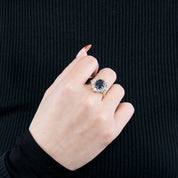 Bague pompadour saphir 3 carats et diamants.